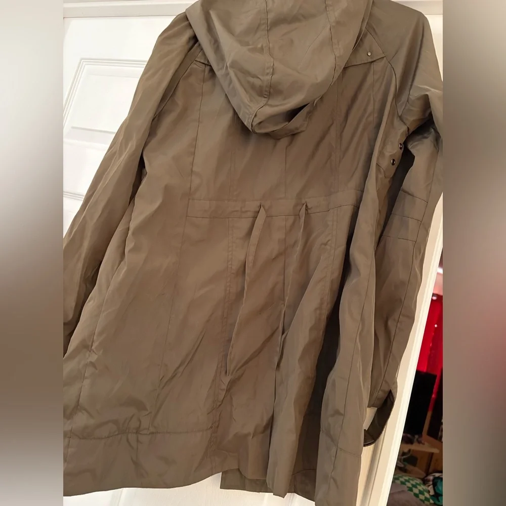 Orvis Outdoor Rain Jacket - Picture 7 of 12